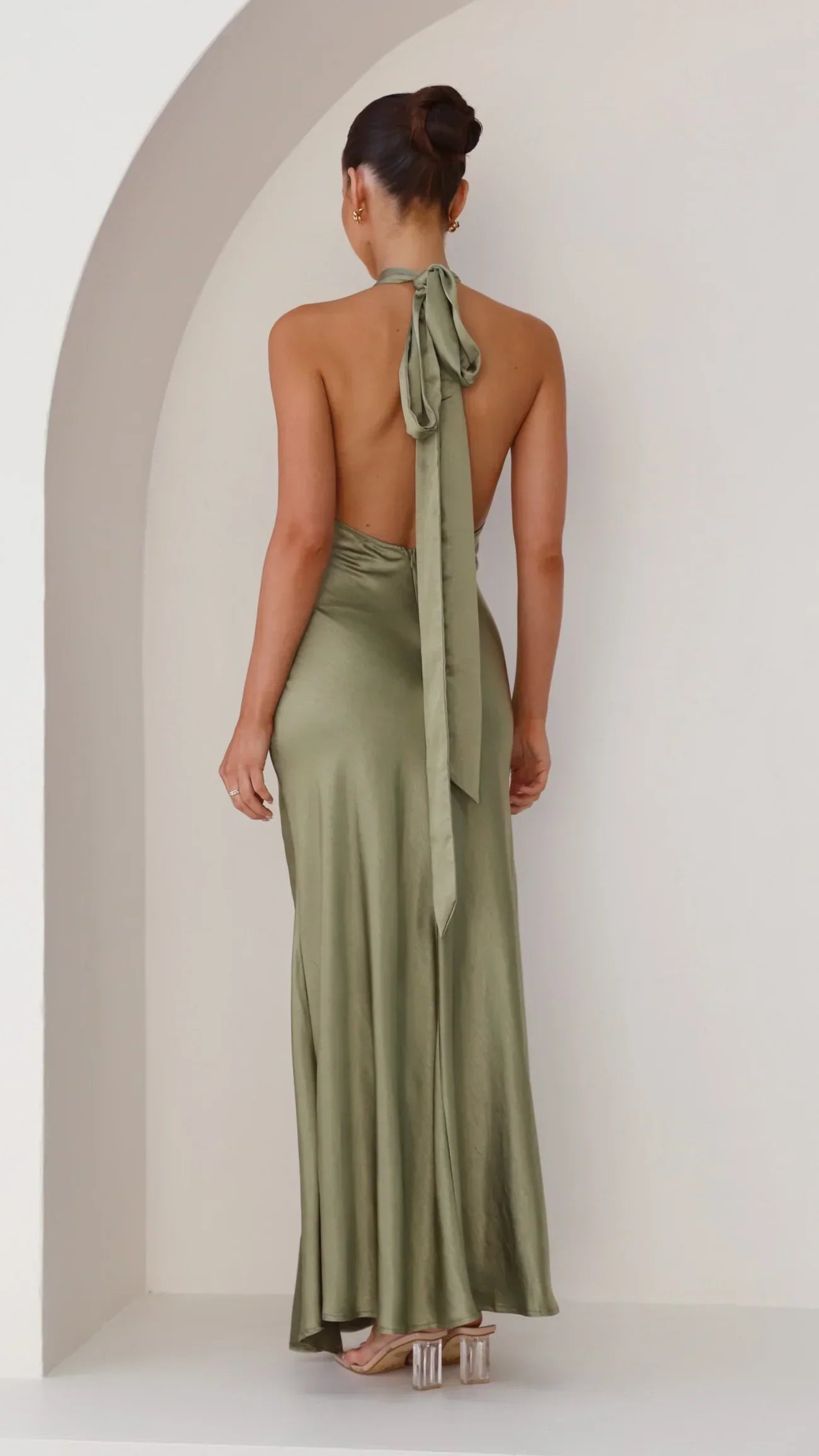 Avenli | Satin dress with tie at the neck