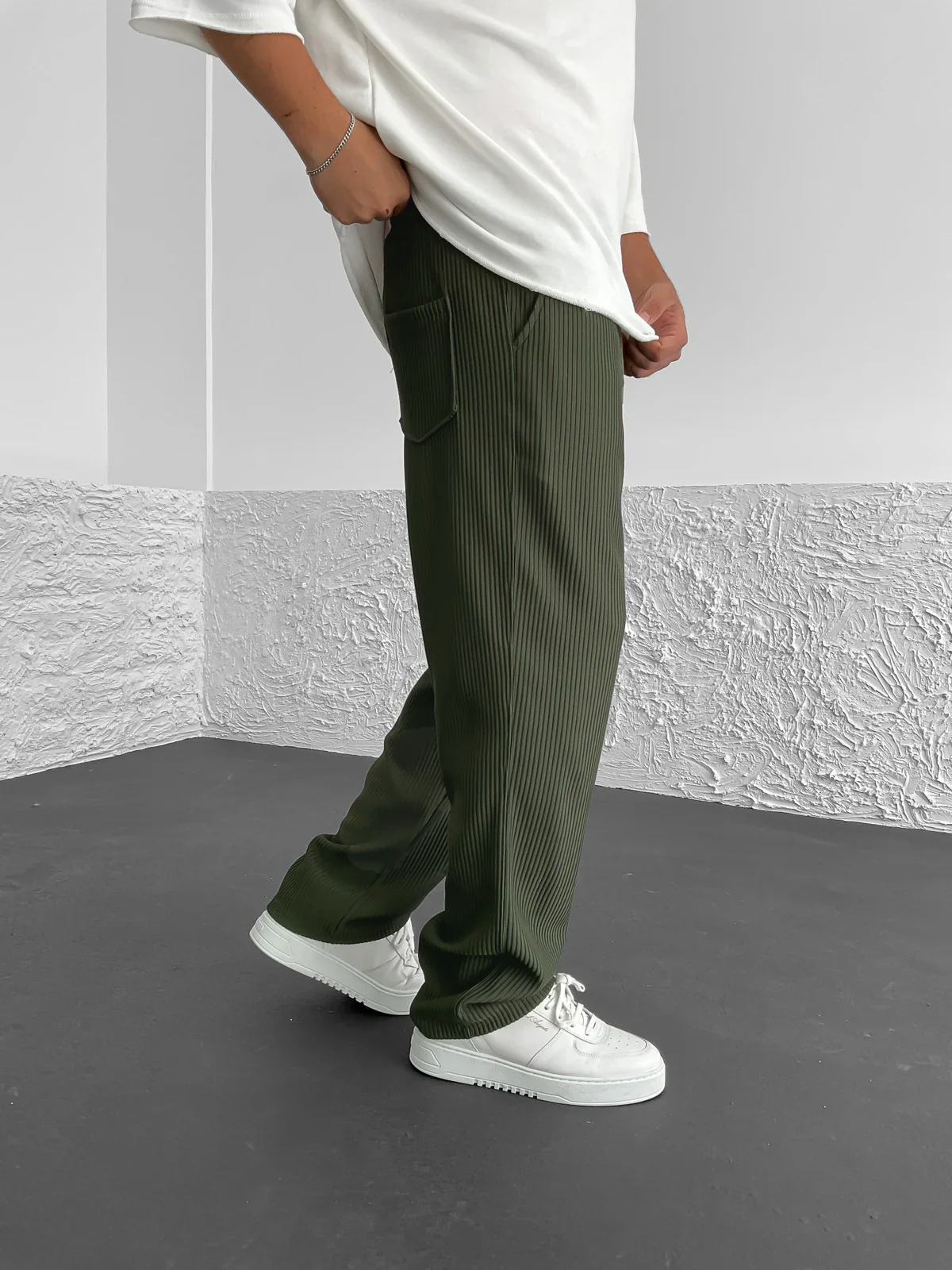 Avenli | Ribbed, relaxed fit trousers