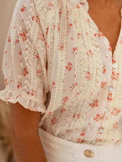 Avenli™ | Blouse with flowers and summery charm