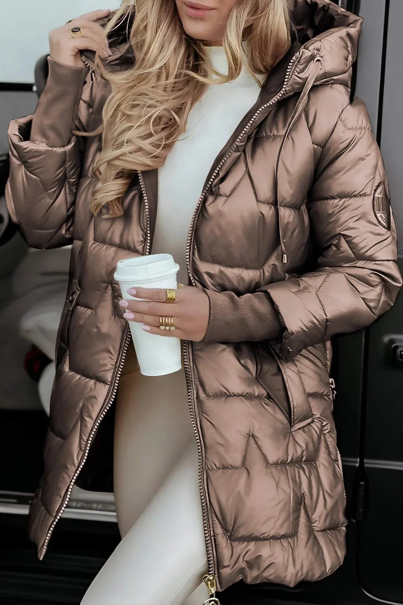 Nolwen - Elegant winter jacket with hood and lining