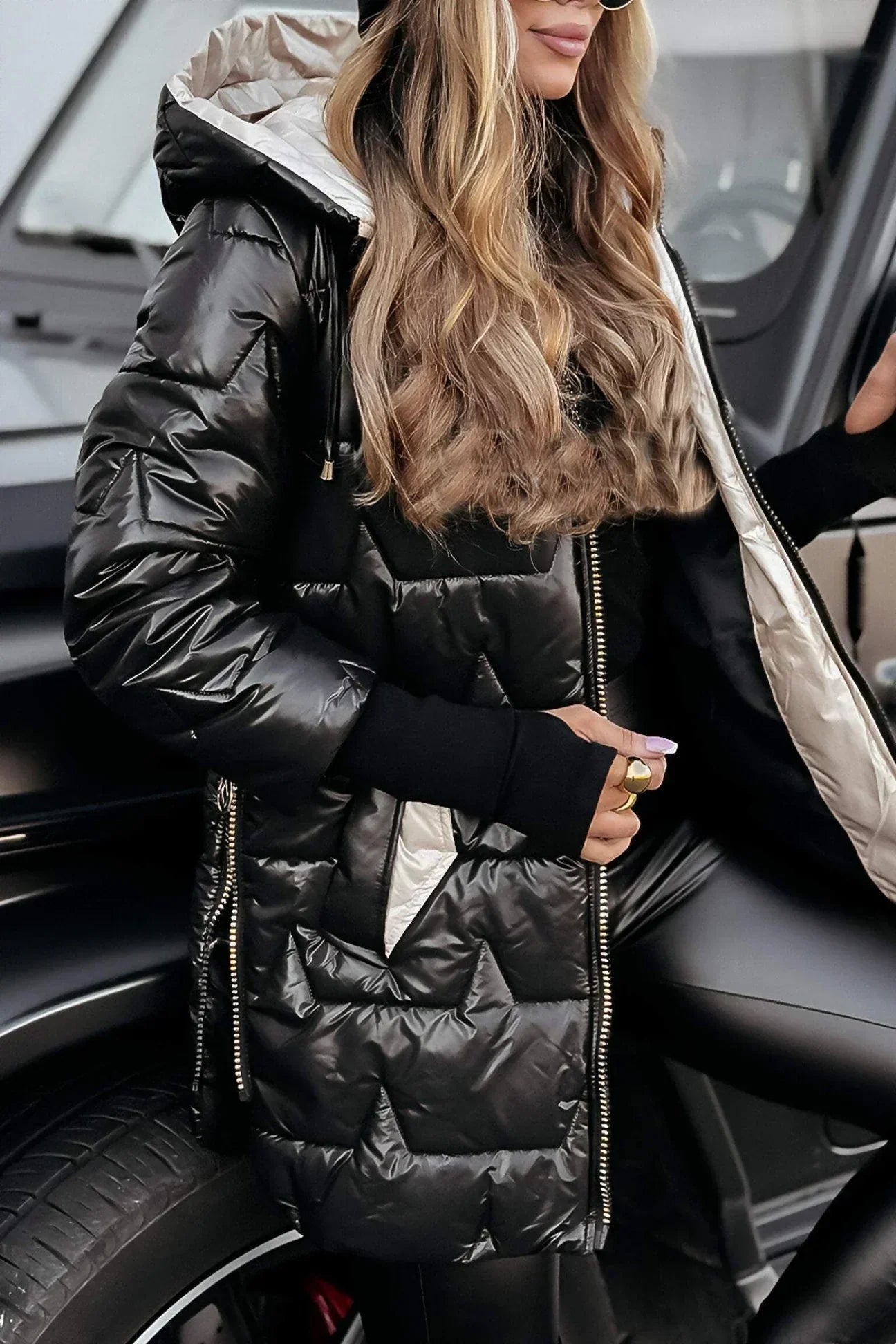 Nolwen - Elegant winter jacket with hood and lining